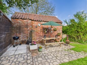 Patio area- click for photo gallery